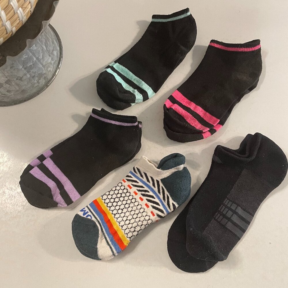 5 Pair of Women's Low-Cut Socks Bombas and??
